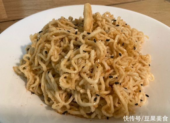 花生酱|极简食谱-仙贝麻酱拌面