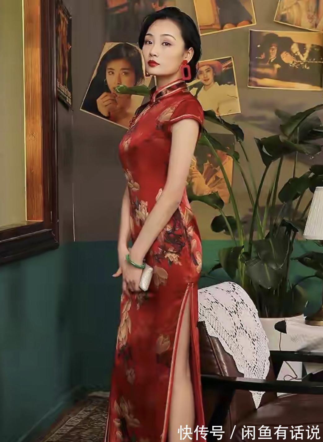 印花|母女俩穿旗袍跳女团舞,45岁妈妈气质惊艳,腰身纤细不输00后女儿