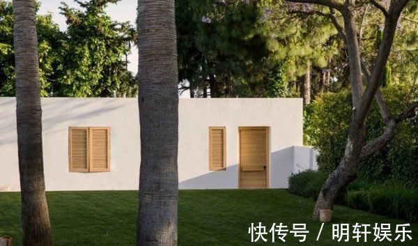 大宅|300㎡自然原木风大宅,盛开鲜花的院子,365天不出门也不嫌闷!