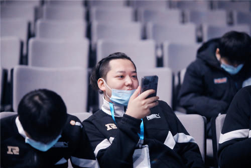 一诺盛赞新教练Awoke