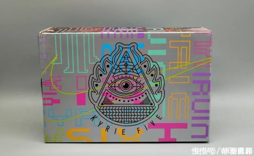 欧文s2|一双鞋上有十多款鞋的元素?欧文S2是历代签名鞋的浓缩?