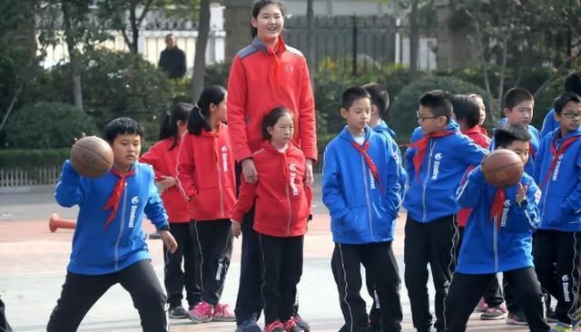 wcb插上腾飞翅膀？2.27米女姚明获名帅指点 曾单场砍42分25板