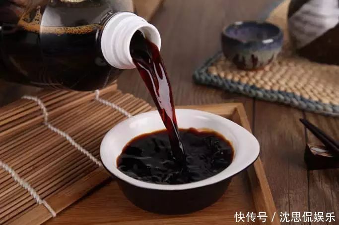 吃菠萝,最忌用盐水泡,教你3个“灵魂吃法”,不酸不涩更甘甜