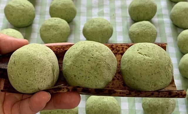艾叶糍粑你做对了吗?别用冷水还是热水和粉都分不清哟
