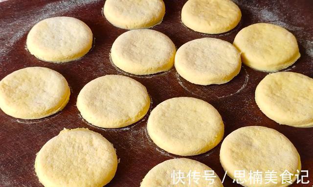 小米|秋天多吃小米,加1根胡萝卜,不用一滴水一滴油,好吃健脾又养胃