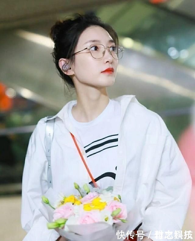 穿法 女人不要再“衬衫”塞裤子了,今夏流行这样穿,时髦显瘦又高级