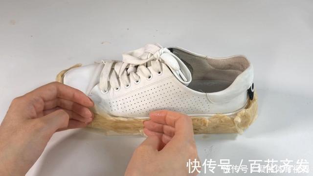 白鞋变脏了别用水擦，教你不用一滴水，擦完鞋边像新的一样