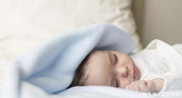 颈椎|影响宝宝脊柱发育的错误做法,家长要收藏了