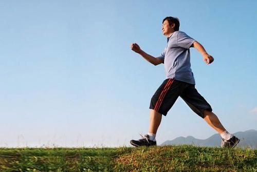 快走|每晚坚持走1万多步,晚饭也很少吃,为什么体重一点没降?