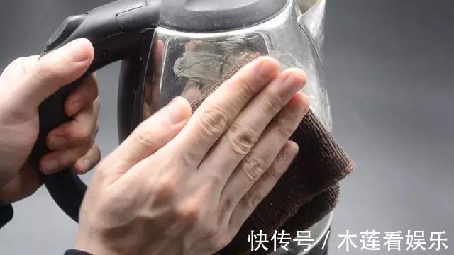 洗碗池|用完的牙膏管别扔掉，放在厨房一年能省不少钱，邻居见了纷纷学！