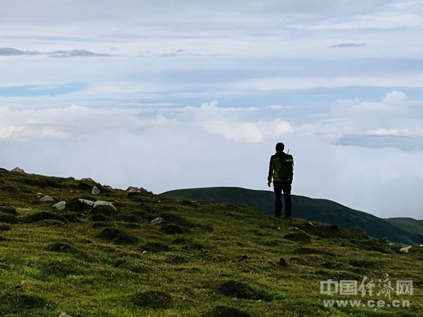 热水泡脚|关节炎非“老年人专利” 年轻人不可掉以轻心