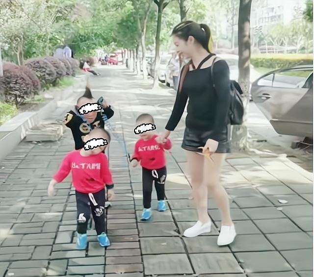 睡眠质量|“袖珍丈夫”走红,和妻子带娃出行,路人问宝妈:都你生的?