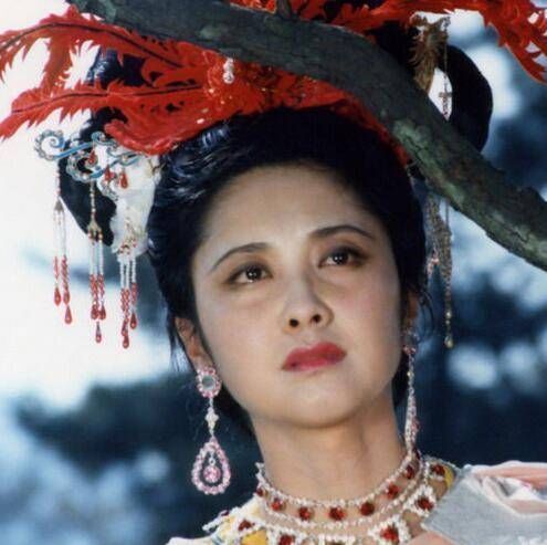 符合|赵丽颖跟朱琳谁符合你心中女儿国国王的形象