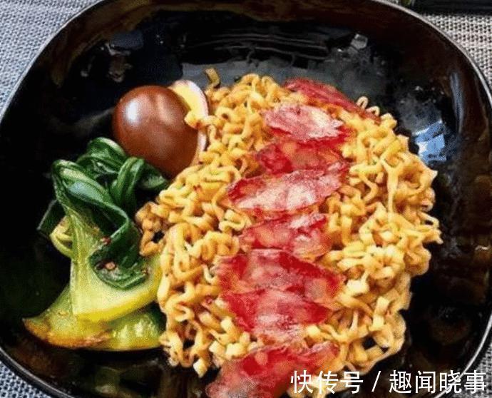 陈小春1碗面42块,谢霆锋1碗面68块,一个宾客如云一个不会再去