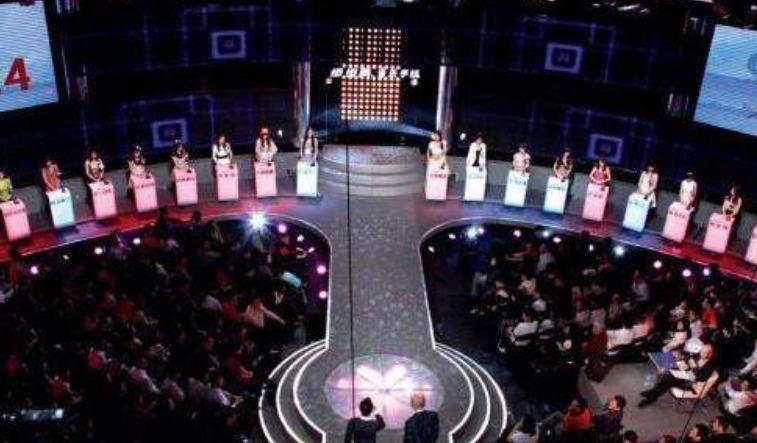 看了9年的“相亲节目”,女嘉宾居然都是托,全程都按照剧本走