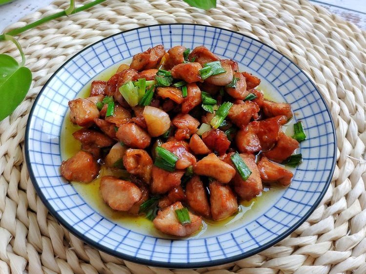 鸡胸肉这样做，嫩滑爽口还下饭，真开胃