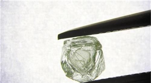 钻石 世界首颗俄罗斯“套娃式”钻石被发现，价值难以估算
