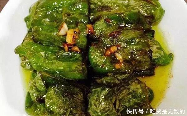 饭店大厨透露做虎皮青椒，别直接下油锅否则不“起皮”不入味