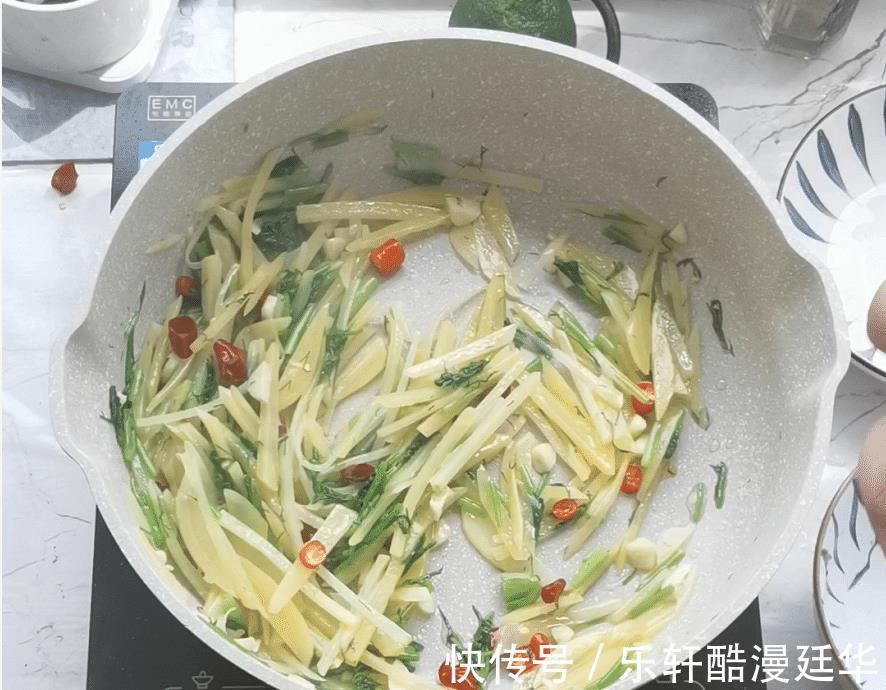 做法|秋季,这菜南方人很少吃,做法简单,爽脆开胃,不懂吃可惜了