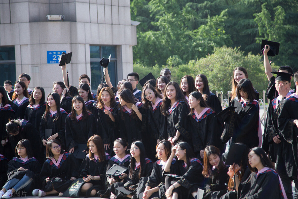 差距|一本大学和二本大学的大学生，他们在毕业之后有差距吗