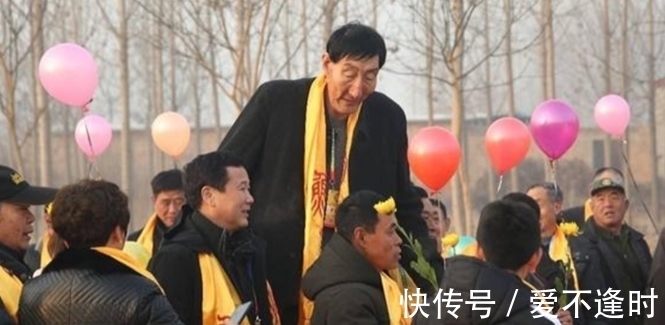 鲍喜顺|中国巨人鲍喜顺,妻子矮他70公分,孩子10岁有多高?