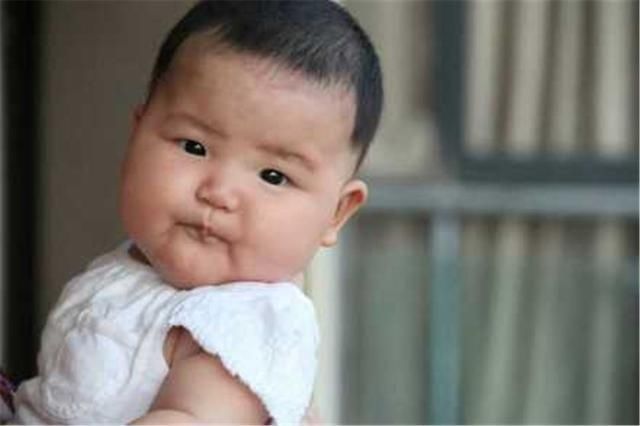 老人|''一月睡、二月哭、三月攒肚''，老人的育儿顺口溜，是否科学？