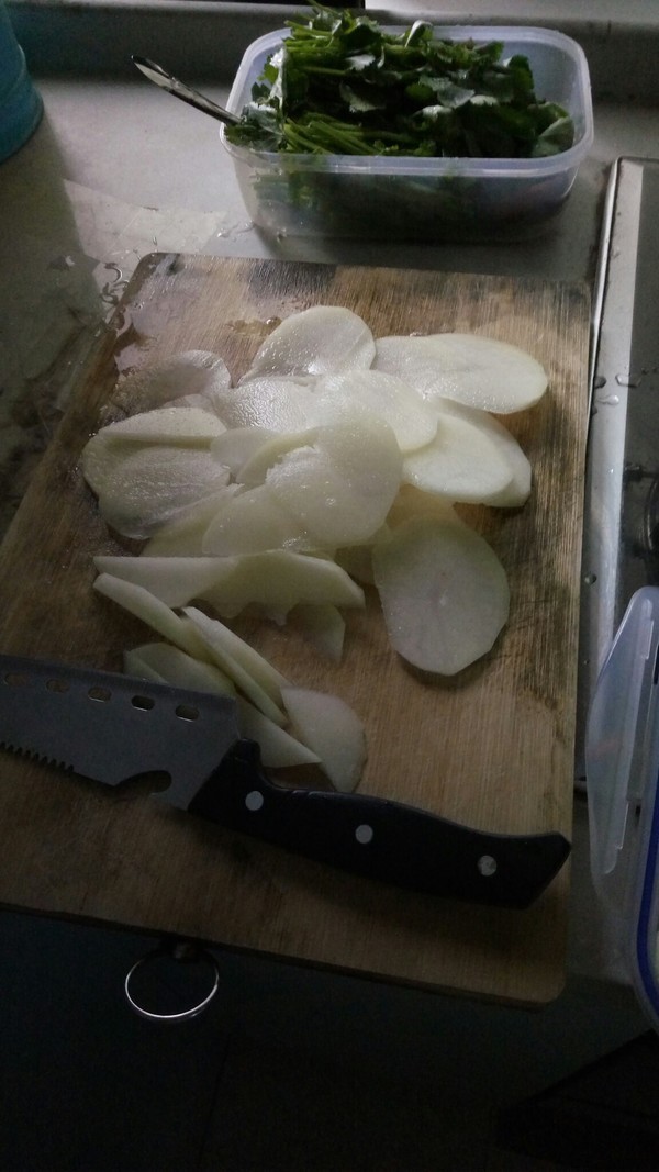 服务员|一家6口去吃火锅,只要锅底还吃了2小时,结账时服务员发现问题