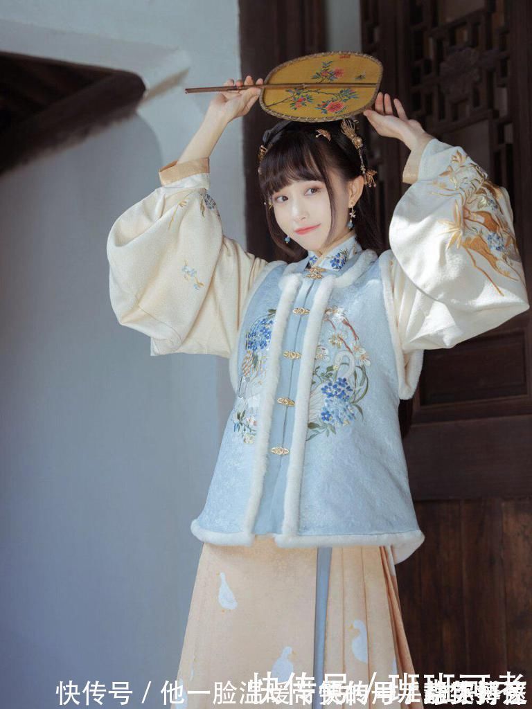 针用线!刚入坑的汉服爱好者,如何区分汉服的“山正”?看这几处就够了