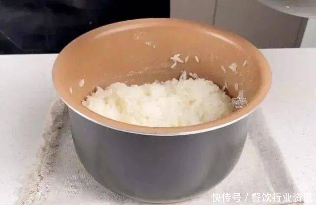  排队3小时都买不到的早餐，现在配方一次性给你！香到孩子直舔盘！