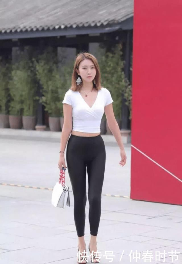 不仔细看的话,说“蜜桃裤”会发光发亮,没几个人相信吧