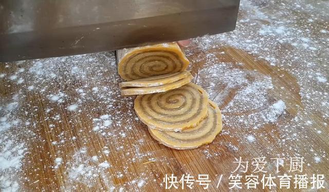 大饼|这零食的做法太好吃了，冰箱里一放，比薯片还好吃，一口一个真香