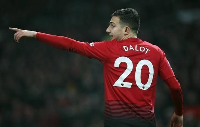 朗尼克|岑登建议纳乔向阿尔维斯取经,理论上达洛特符合哈维的防守规模