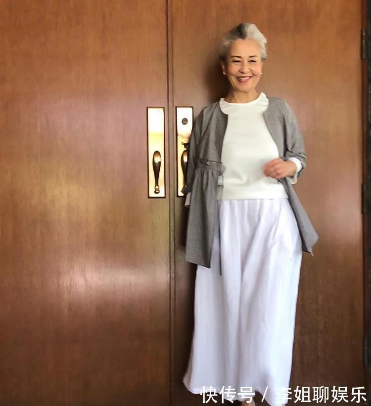 一字领|这才是60岁女人适合的打扮,穿衣打扮舒适又日常,简单大方才最美