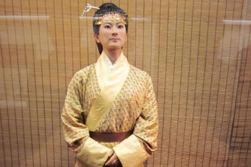 海昏侯和辛追夫人都是吃香瓜后身亡,香瓜身上,有一样东西不能吃