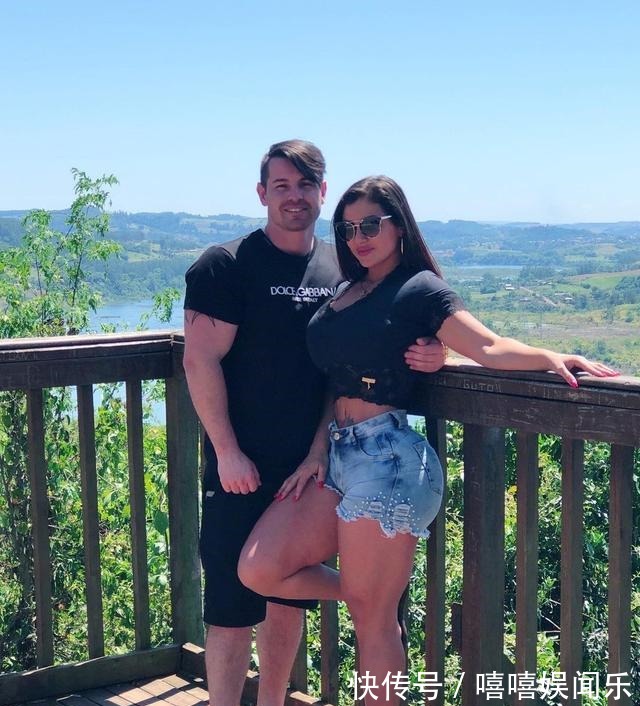 追求体形曲线美的模特,通过健身实现了目标,无赘肉身材让人羡慕!