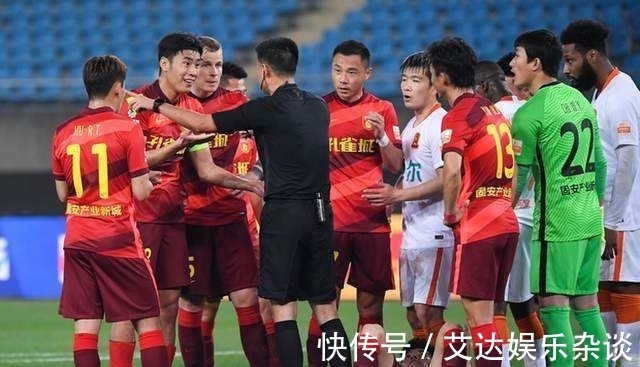 中超|凌晨3点!权威媒体曝出争议猛料:中超遭毁灭性打击,球迷吐槽声一片