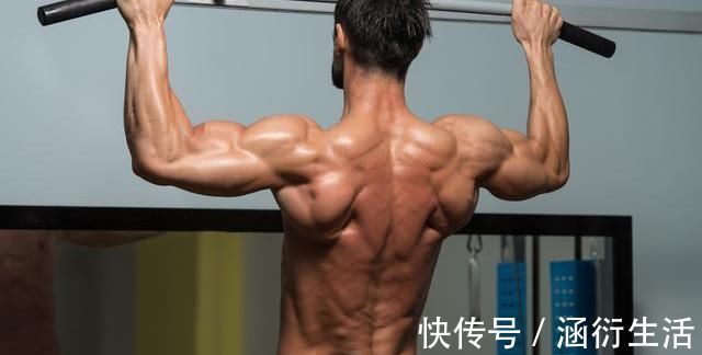 背部|练背的几个好处，一组背部训练，让你练出迷人的背部线条