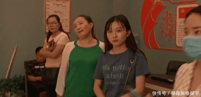 女生|18岁女生不满隆鼻效果想退款，医院直接拿出术前照：你这是敲诈