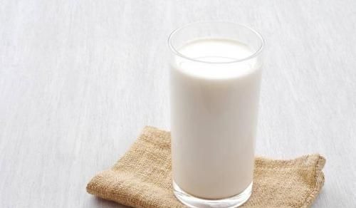 关节|女人过了50岁,2种食物可以多吃,养骨护关节,人也更显年轻