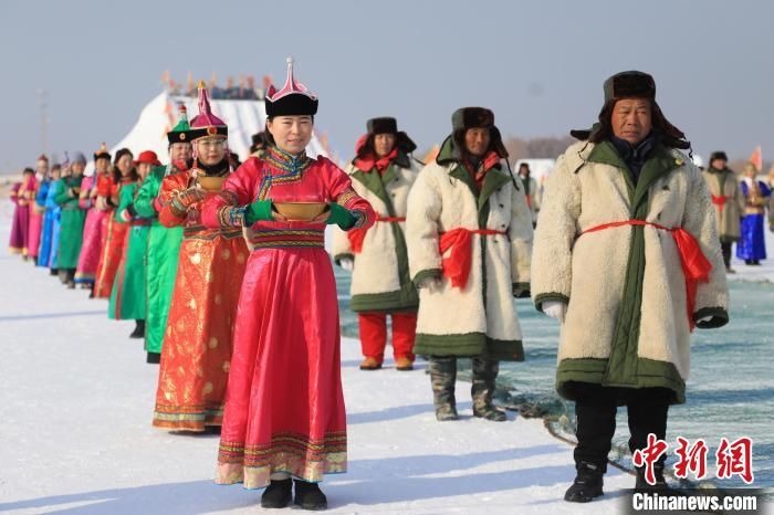 冰鱼墙|新疆博湖 “冰鱼墙”为冬捕添彩