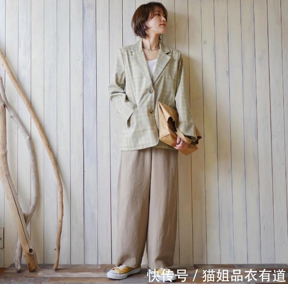 凉鞋|懂穿搭的女人有多美?“阔腿裤+平底鞋”今夏这么穿时髦又迷人