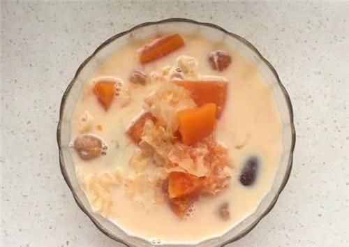 它是天然“防晒霜”，常食白到发光，粉嫩少女肌，裸妆也很美！