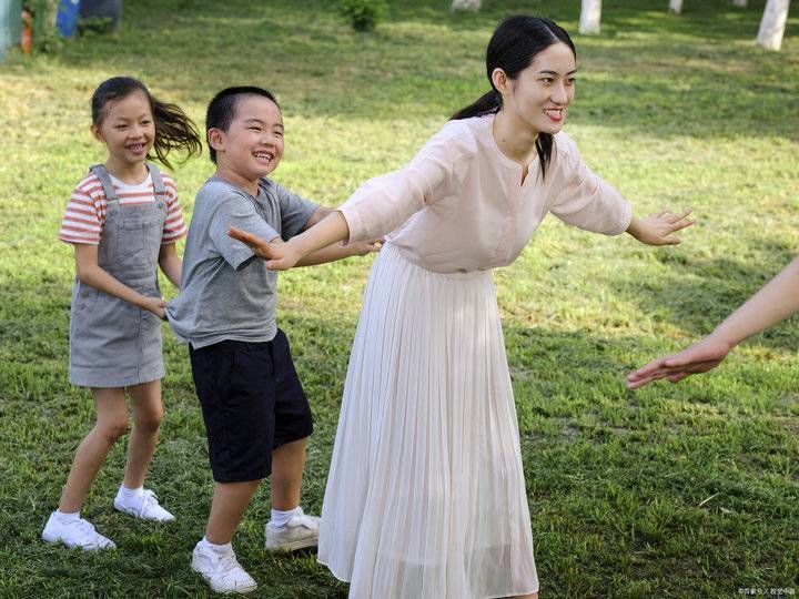 性别|妈妈该不该带儿子进女更衣室？性别意识“可以不做，不能做错”