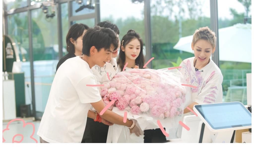 丁真|《中餐厅5》黄晓明宁静装箱视频曝光,常驻独缺龚俊,原因很无奈