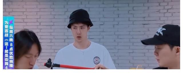 编舞师|王一博帮队员投入表演，素颜出镜，奇思妙想点燃气氛