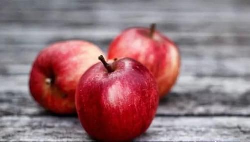 高血压患者|血压高，有几种食物要少吃，再馋也要忍住，吃6果，血压变平稳