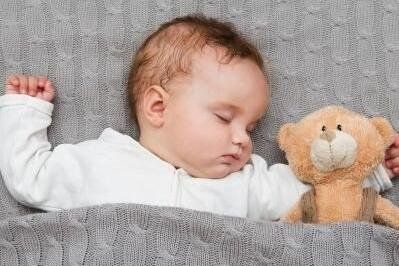 初中生|最新“儿童睡眠时间表”来了，孩子晚睡伤脑伤身，家长要心中有数