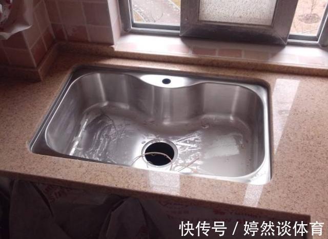 橱柜|洁净厨房下，橱柜台面选择和保养太重要了，5个细节要知道