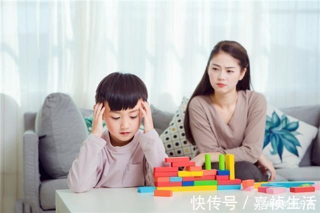 宝妈|2岁娃超市拽了颗葡萄,遭售货员歧视:“缺教养”!妈妈漂亮回应