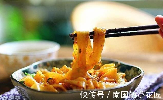 中伏|中伏吃面条，教您2种做法，简单省事，好吃不烫嘴，适合天热吃